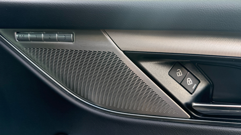 Jaguar F-Pace 2.0 P400e R-Dynamic SE 5dr Auto AWD Estate